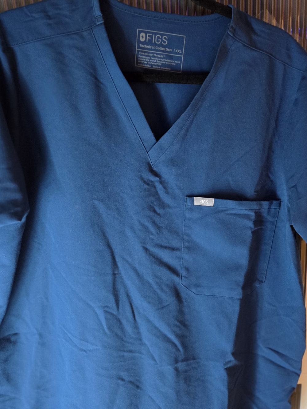 FIGS Men's V-Neck Top in Blue/Teal